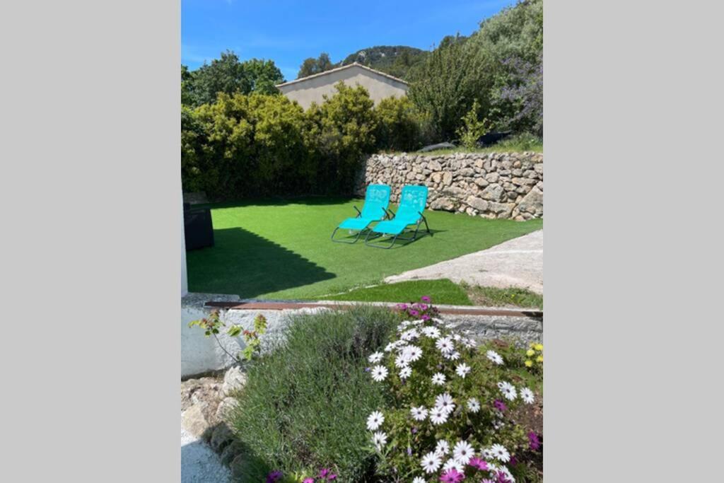 Maison Avec Jardin, Parking Entre Mer Et Montagne Le Revest-le-Eaux Bagian luar foto